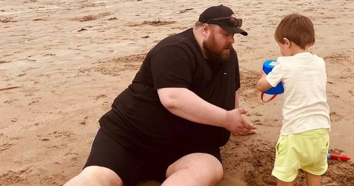 Scottish dad sheds 14 stone after being told he was 'too big to wear a kilt'