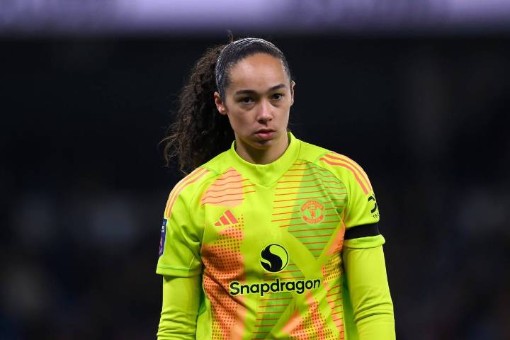 Phallon Tullis-Joyce: Manchester United and USWNT goalkeeper fractures eye socket
