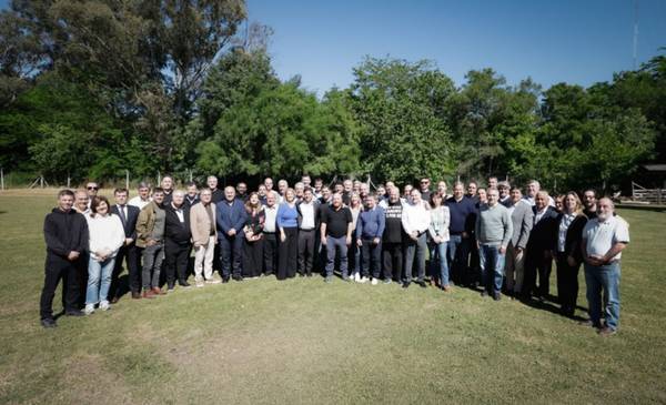 "Hay otro camino": fuerte comunicado de los intendentes alineados con Kicillof