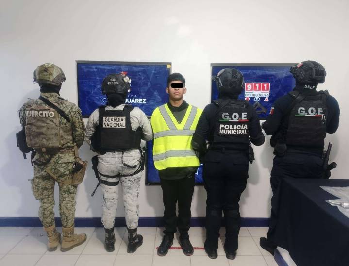 Detienen a presunto narco con bazuca, armas cortas y miles de pastillas de fentanilo