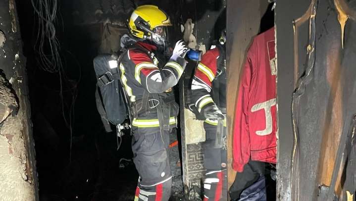 Encuentran a un hombre muerto al apagar el incendio originado en una vivienda