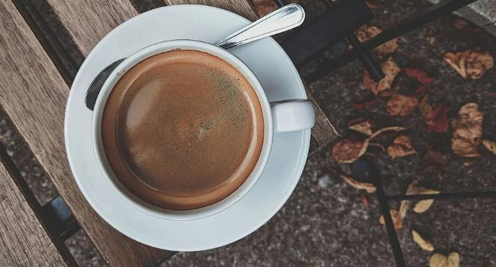 Energía todo el día: el café italiano antiquísimo que se prepara con una yema de huevo
