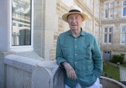 El mundo poliédrico de Peridis, memoria testimonio y novela, recala en el Ateneo