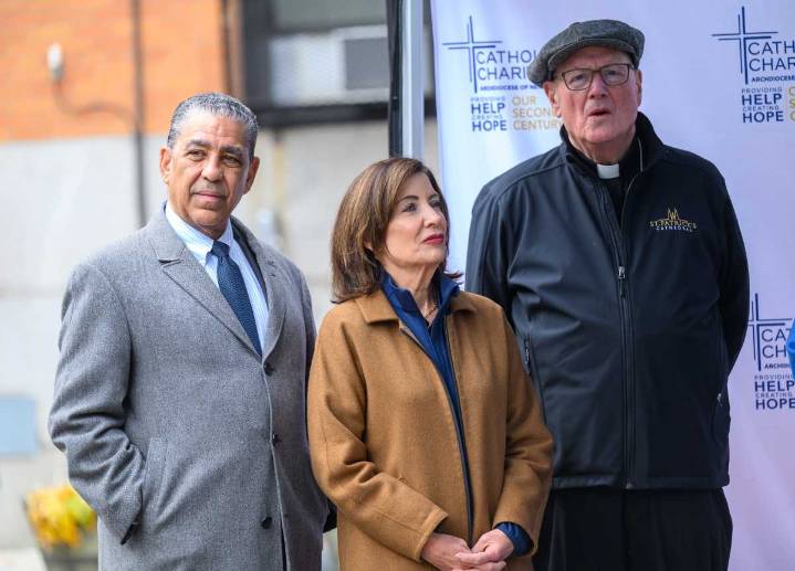 Giving thanks, and giving back: Governor Hochul, Cardinal Dolan host Thanksgiving food distribution in Harlem