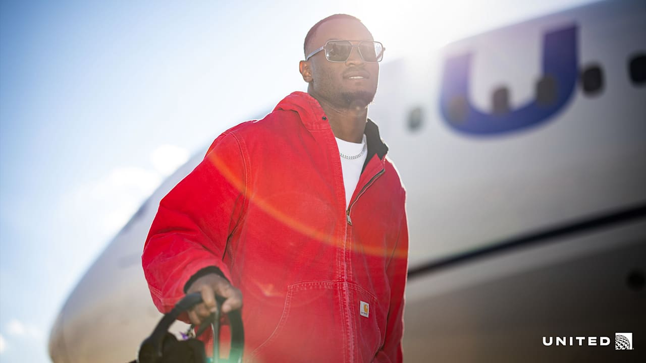 ✈️ Travel Photos: Giants fly to Chicago