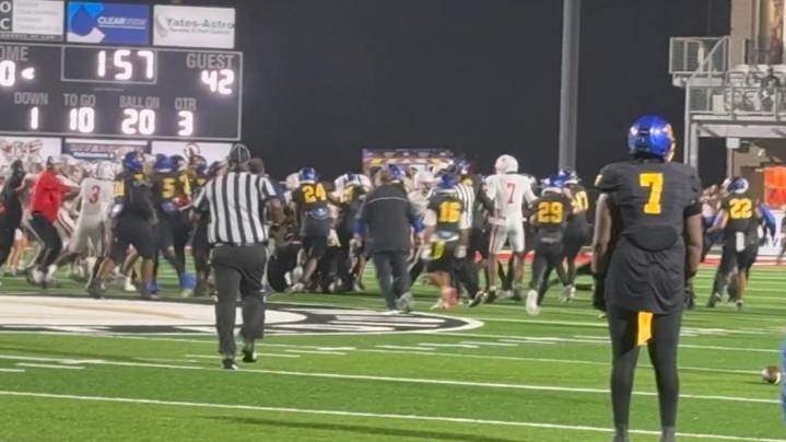 Massive benches-clearing brawl forces high school playoff game to end early
