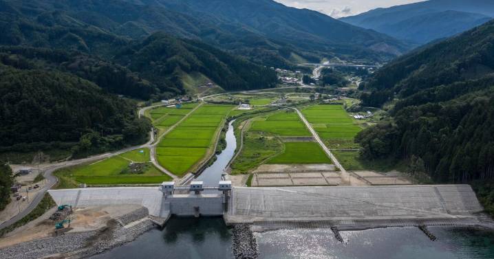 Powerful quake strikes off Japan coast, initially triggering a tsunami advisory