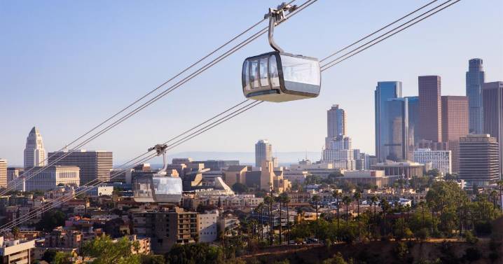 Los Angeles City Council votes 11-2 to urge Metro to halt Dodgers gondola project