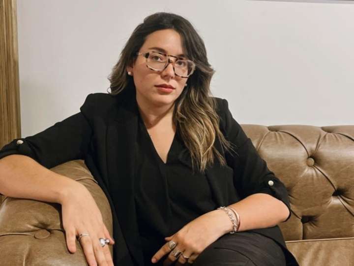 Hace 15 años fue abusada por compañeros del colegio y hoy lo cuenta: "Creí que viviría para siempre con el secreto"