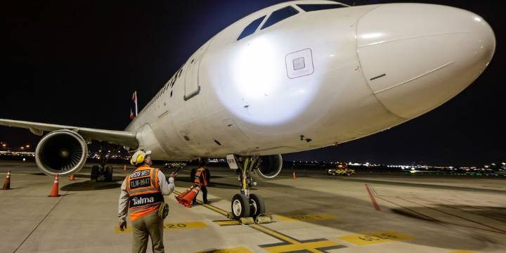 Aerolíneas ponen en jaque la TUUA de transferencia y proponen que el Estado compense LAP