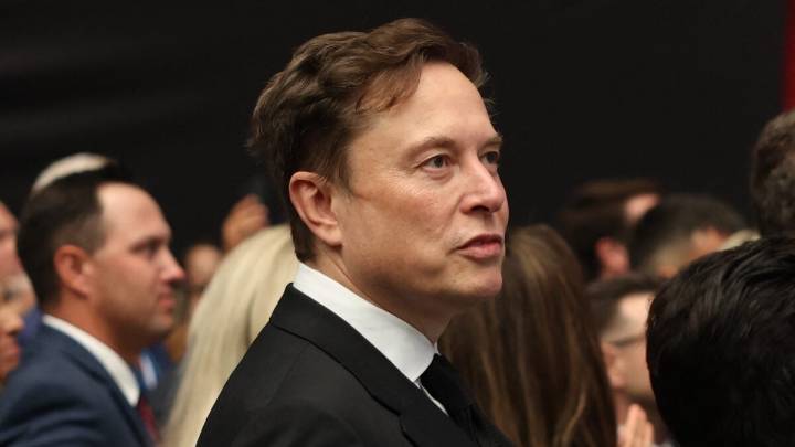 Tesla Shareholders Decide Elon Musk Should Be the World's First Trillionaire