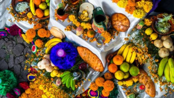 ¿Qué hacer con tus alimentos de la ofrenda después del Día de Muertos?