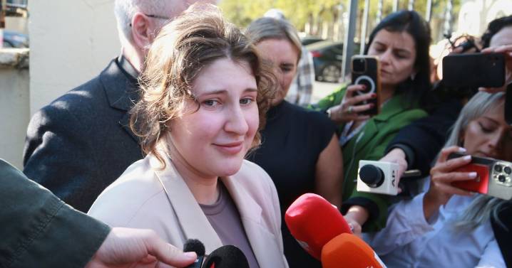 Moment heavily pregnant drug mule Bella Culley walks free from prison in Georgia