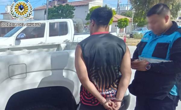 Trelew: Detuvieron a dos hombres que robaban cables y tubos de bronce de aires acondicionados