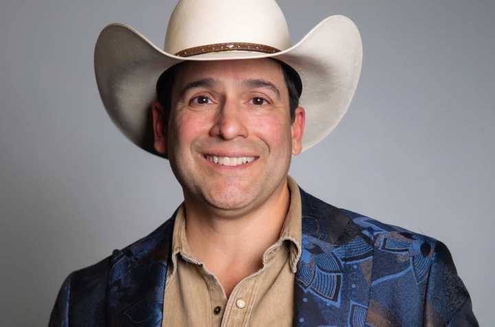 Figuras del entretenimiento lamentan el asesinato del alcalde de Uruapan, Carlos Manzo