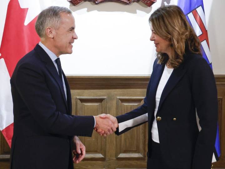 Smith, Carney sign MOU to further pipeline investment