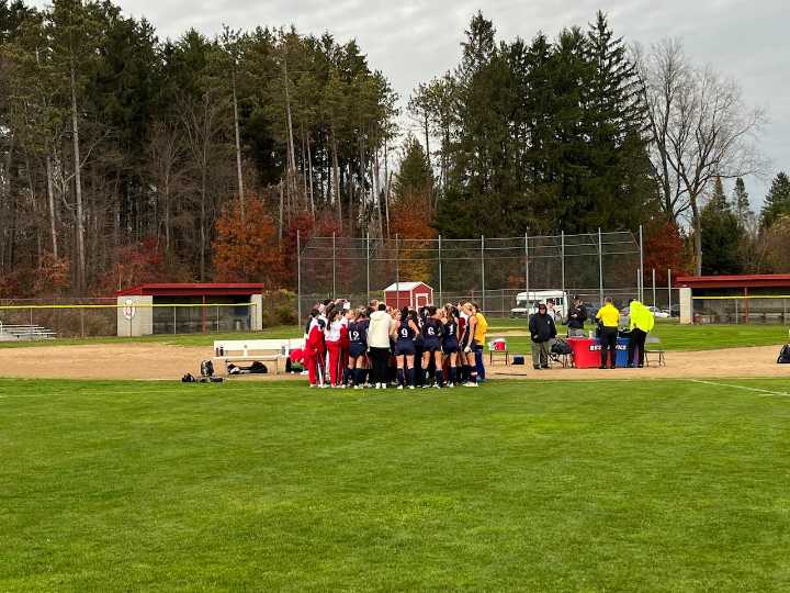 Offense powers Frontier field hockey to Round of 16 victory over Seekonk