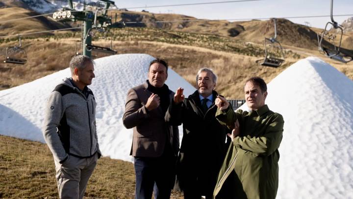Azcón confía en los 1.000 nuevos cañones para alargar la temporada de esquí
