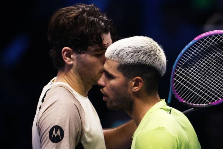 Tennis-Alcaraz stays perfect at ATP Finals with thrilling win over Fritz