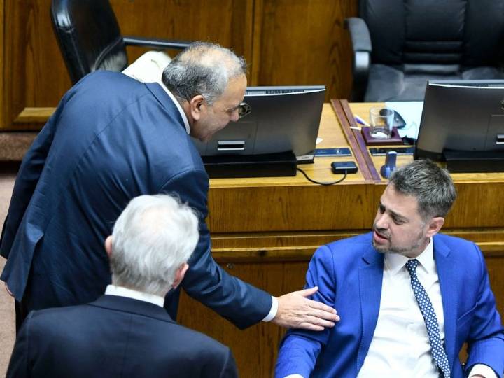 VIDEO. “¡Corrupto!”: el tenso cruce entre Daniel Manouchehri y Fidel Espinoza durante AC contra Ulloa