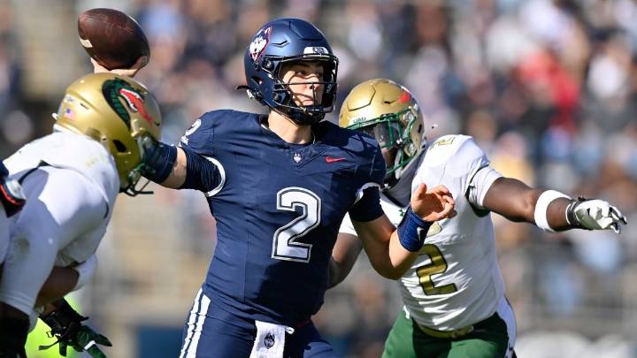 Fagnano throws 4 touchdowns as UConn beats UAB 38
