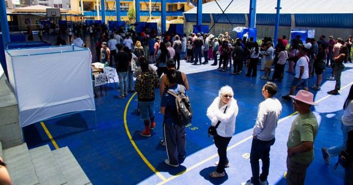 Cierran mesas de elección presidencial en Chile para elegir a sucesor de Boric
