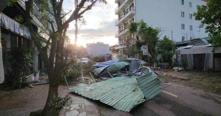 Typhoon Kalmaegi kills 5 people in Vietnam as the Philippines prepares for a new storm
