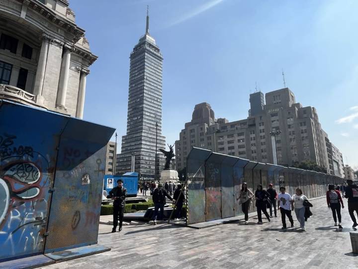 Zócalo CDMX cercado por protestas: CNTE y Generación Z llaman a paro