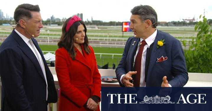 Slater backs Flatten The Curve