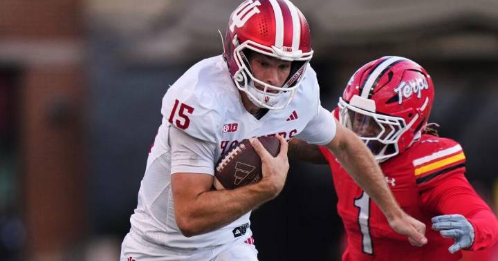 IU's Mendoza, Notre Dame's Love Maxwell finalists