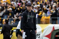 Howard back onto active roster for Steelers