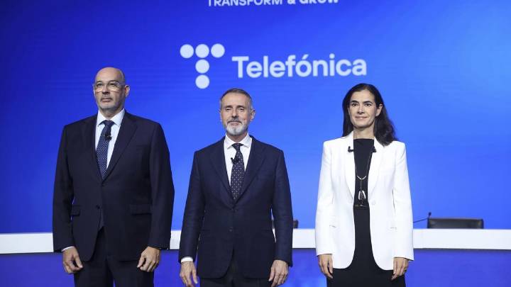 Los sindicatos exigen a Telefónica para pactar el ERE renegociar los convenios colectivos y que no haya más ajustes de plantilla hasta 2030