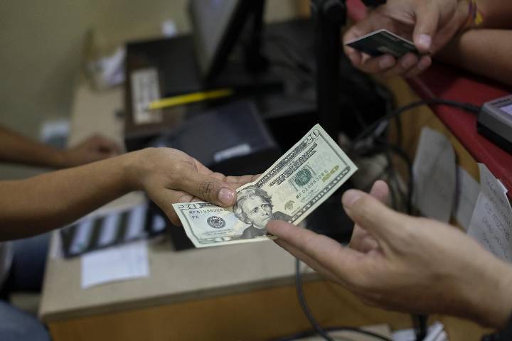 Understanding Cash Acceptance Laws In Your State