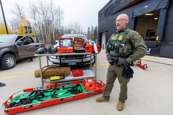 U.S. border patrol flexes muscle ahead of winter, warns about illegal crossings