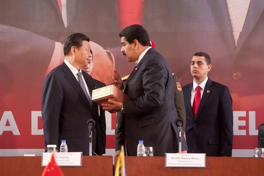 China dice que seguirá apoyando a Venezuela a "salvaguardar su soberanía y seguridad"