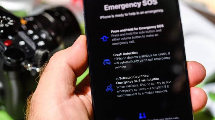 The Satellite Features on iPhones Will Actually Get Good Soon, Report Says