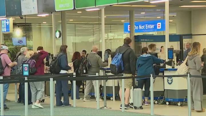 Trump admin reverses rule requiring compensation for significant flight delays