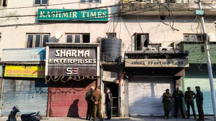 SIA raids Kashmir Times office over ‘anti-national glorification’