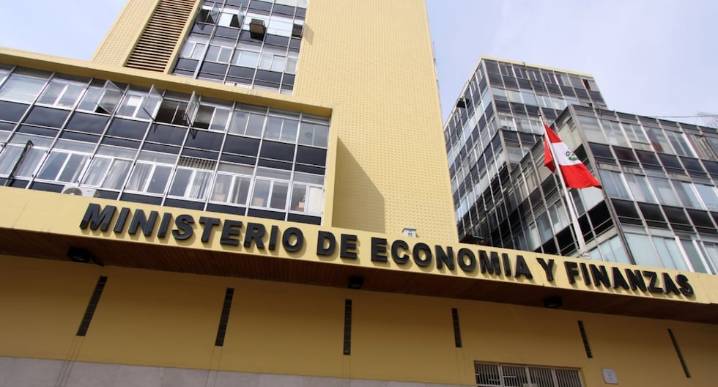 MEF presentará al Congreso reformas para impulsar recaudación, modernizar aduanas y acelerar inversiones últimas