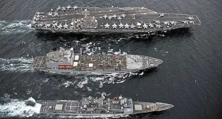 Estados Unidos agrupa más fuerzas militares para atacar a Venezuela