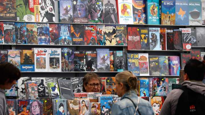 Filsa 2025: Firma de libros de autora Francisca Solar marcó segunda jornada