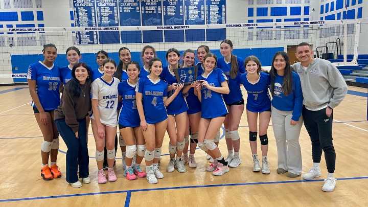 No. 18 Holmdel wins its first CJG2 sectional title in program history