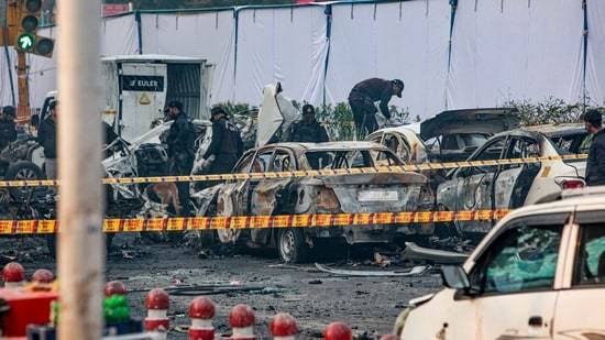 Delhi Red Fort Blast Live: PM, Rajnath Singh warn conspirators; toll rises to 13