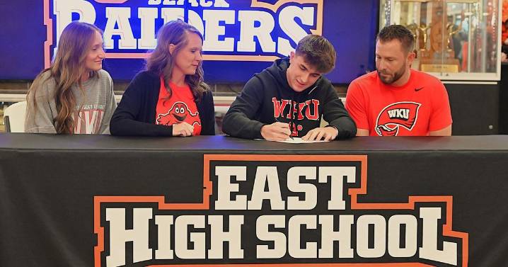 East baseball, volleyball standouts sign letters of intent