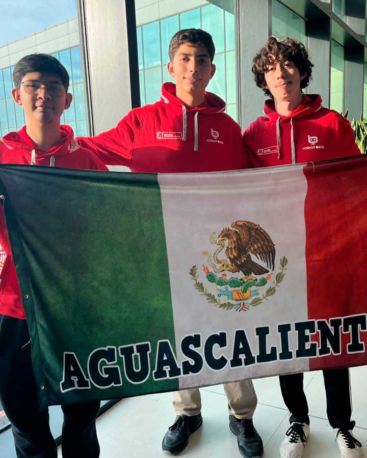 Estudiantes de Aguascalientes, finalistas en Mundial de Robótica en Singapur