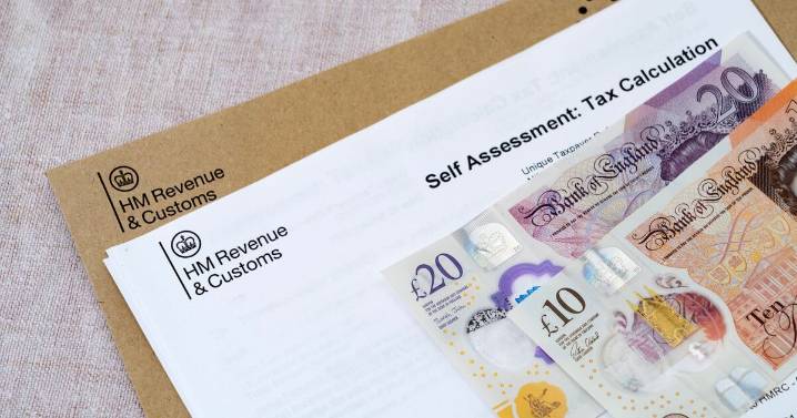 New 22% and 47% Income Tax rules announced with extra £200 HMRC bills