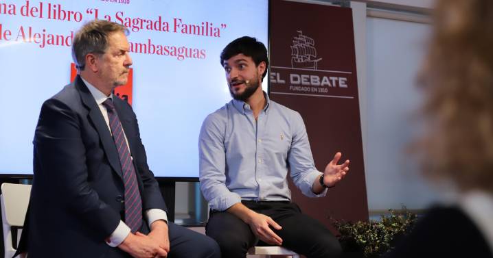 «El periodismo de investigación es una conciencia crítica imprescindible»: éxito en la firma de libros de Entrambasaguas en El Debate