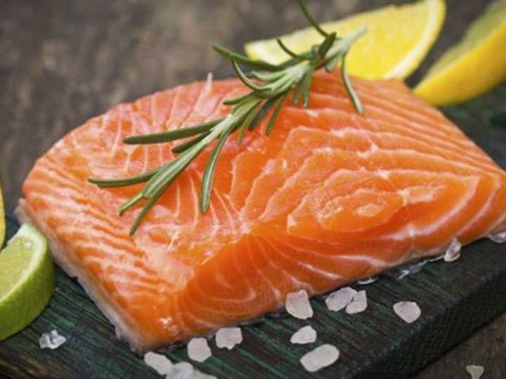 La polémica del salmón: un productor de trucha lo defiende, dice que es saludable y "una oportunidad" para el país