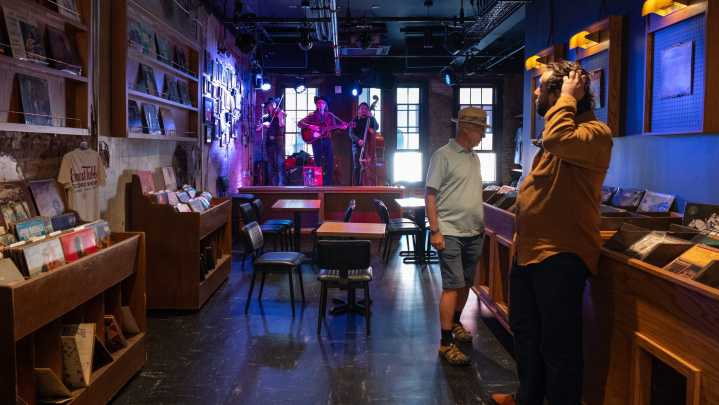 Nashville’s iconic Ernest Tubb record shop to reopen in style