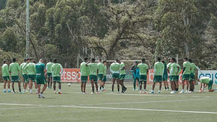 ¡El verde no quiere soltar la punta! Atlético Nacional recibe a Águilas en el día del hincha verdolaga